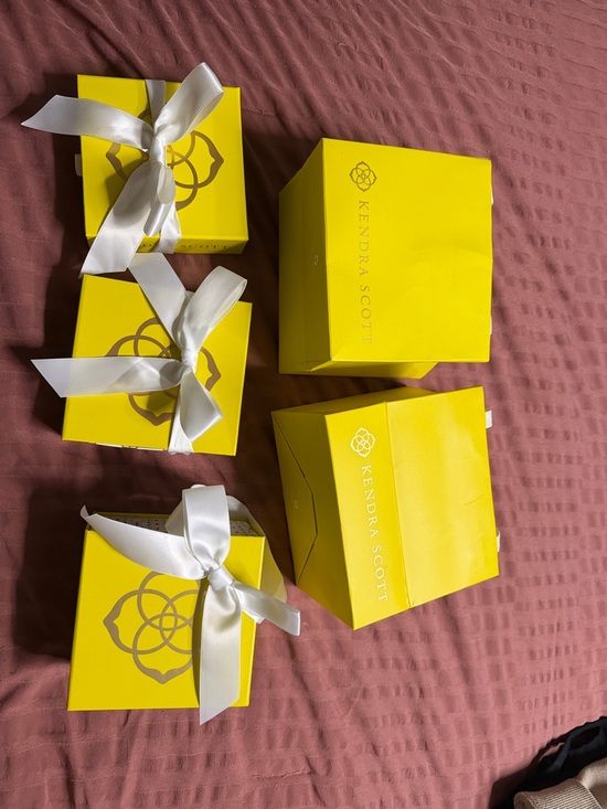 Kendra Scott Jewelry - Kendra Scott Bright Yellow Jewelry Boxes with White Ribbons and Gift Bags